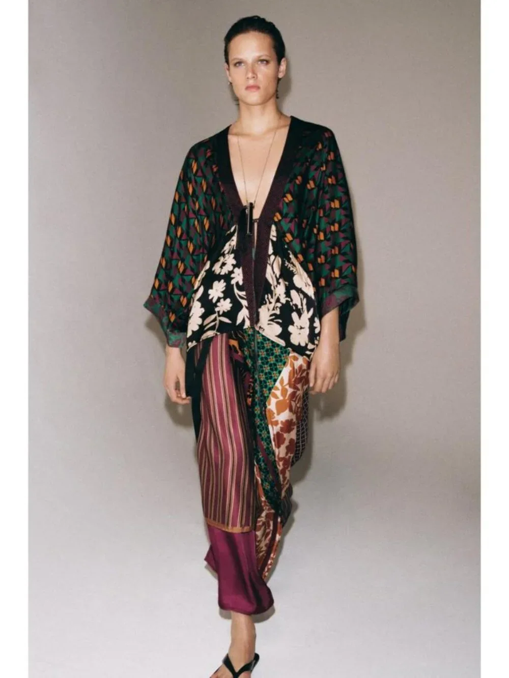 ZARA PRINTED SCARF PAREO - Picture 2 of 8